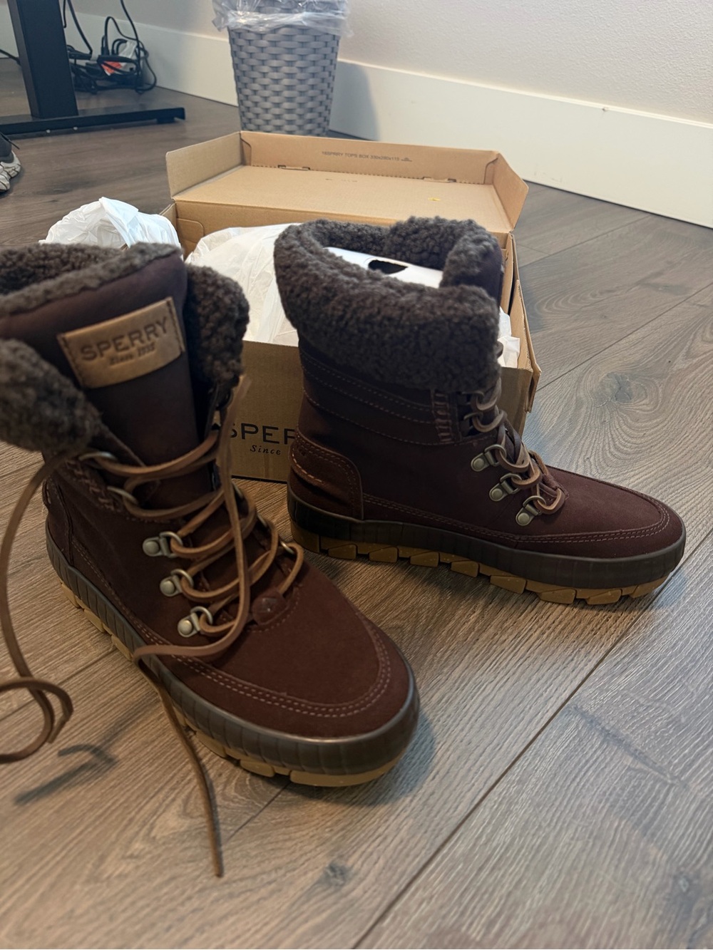 Sperry Women's winter boots size 6.5 women’s new in box
